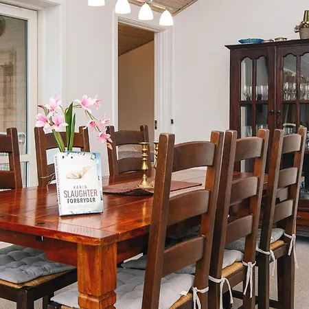 5 Person In Bording-by Traum * Bording Stationsby